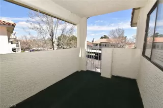 Photo #3: 2080972 Listing 