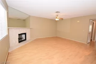 Photo #4: 2080972 Listing 