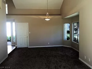 Photo #4: 2080996 Listing