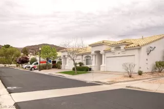 Photo #2: 2081018 Listing 