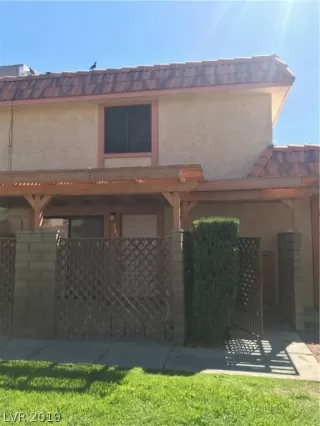 Photo #2: 2081034 Listing