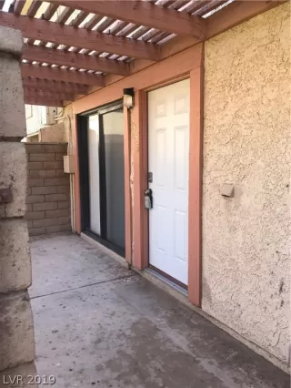 Photo #4: 2081034 Listing