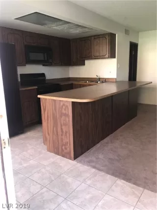 Photo #6: 2081034 Listing