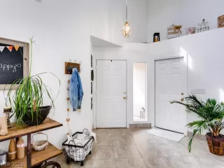 Photo #3: 2081074 Listing 