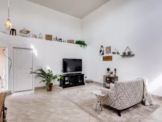 Photo #4: 2081074 Listing 