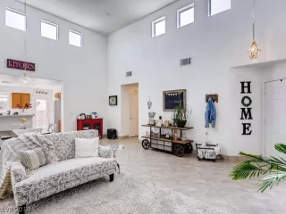 Photo #5: 2081074 Listing 