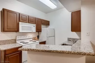 Photo #5: 2081101 Listing 