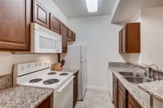 Photo #6: 2081101 Listing 