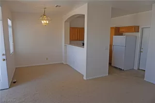 Photo #3: 2081142 Listing