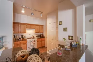 Photo #2: 2081161 Listing