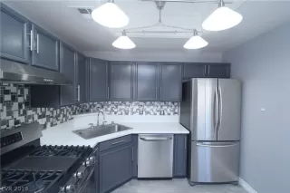 Photo #4: 2081173 Listing 