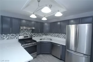 Photo #5: 2081173 Listing 