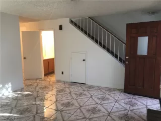 Photo #3: 2081178 Listing 