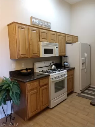 Photo #5: 2081210 Listing