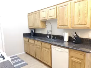 Photo #6: 2081210 Listing