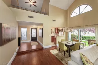 Photo #3: 2081282 Listing