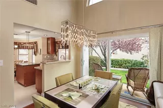 Photo #4: 2081282 Listing