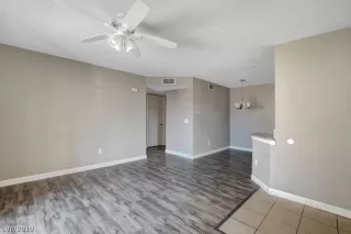 Photo #5: 2081297 Listing 