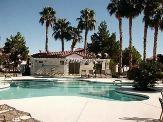 Photo #4: 2081319 Listing