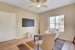 Photo #6: 2081352 Listing