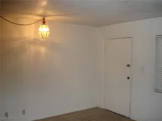 Photo #4: 2081394 Listing 