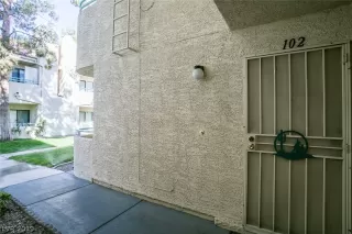 Photo #2: 2081425 Listing 