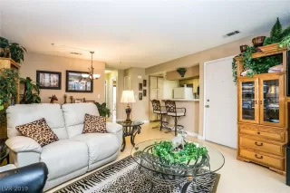 Photo #4: 2081425 Listing 