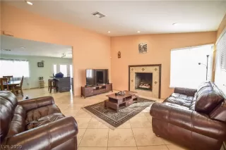 Photo #2: 2081552 Listing 