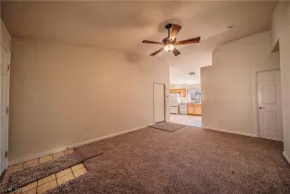 Photo #6: 2081566 Listing