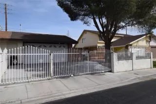 Photo #1: 2081574 Listing