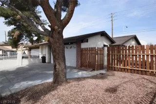 Photo #3: 2081574 Listing