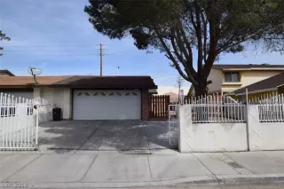 Photo #5: 2081574 Listing