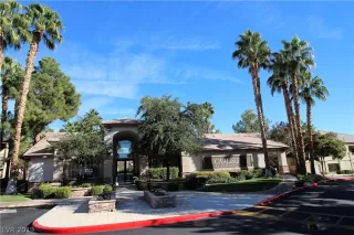 Photo #1: 2081592 Listing 