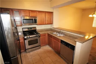 Photo #3: 2081592 Listing 