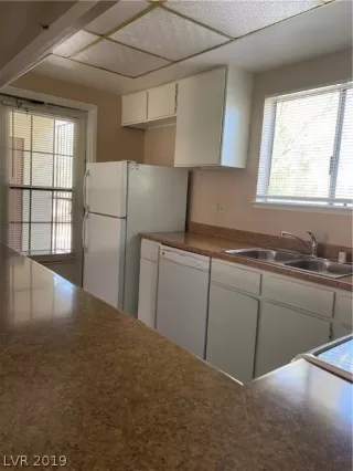 Photo #4: 2081594 Listing 