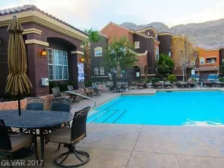 Photo #5: 2081613 Listing 