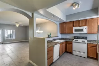 Photo #3: 2081648 Listing 