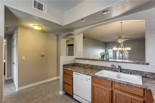 Photo #5: 2081648 Listing 