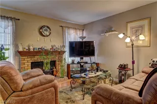 Photo #2: 2081676 Listing 