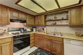 Photo #3: 2081676 Listing 