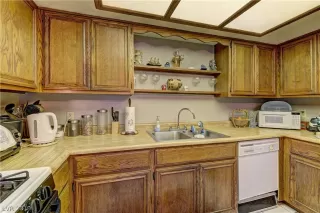 Photo #4: 2081676 Listing 