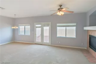 Photo #5: 2081681 Listing 