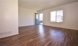 Photo #5: 2081718 Listing 