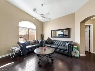 Photo #4: 2081732 Listing 