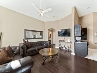 Photo #5: 2081732 Listing 