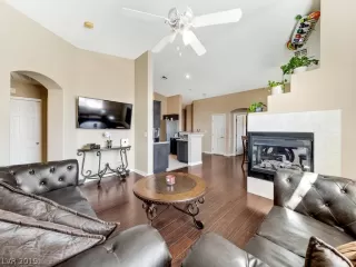 Photo #6: 2081732 Listing 