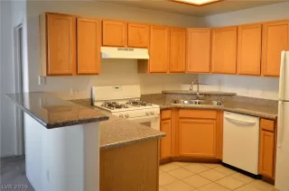 Photo #3: 2081737 Listing