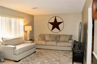 Photo #4: 2081767 Listing 