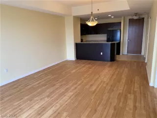 Photo #2: 2081812 Listing 