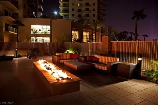 Photo #3: 2081812 Listing 